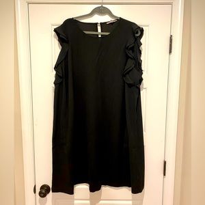 Jack by BB Dakota black shift dress with ruffle sleeves and pockets! Size 3X